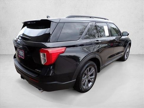 Certified 2023 Ford Explorer XLT w/ Equipment Group 202A AWD/4WD image 4