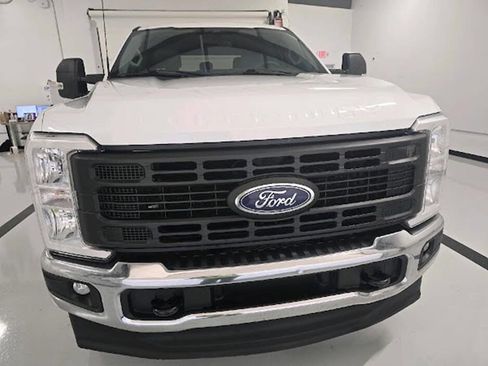 Used 2023 Ford F250 XL w/ FX4 Off-Road Package image 2