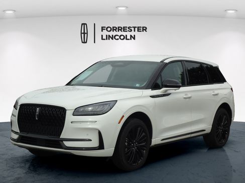 Used 2023 Lincoln Corsair AWD w/ Equipment Group 101A image 7
