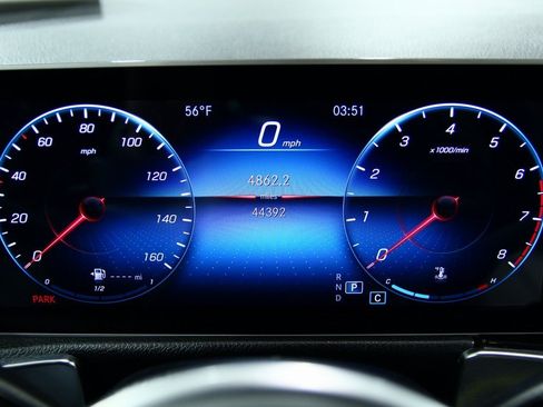 Used 2021 Mercedes-Benz GLB 250 4MATIC image 20