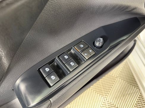 Used 2019 Toyota Camry SE image 11