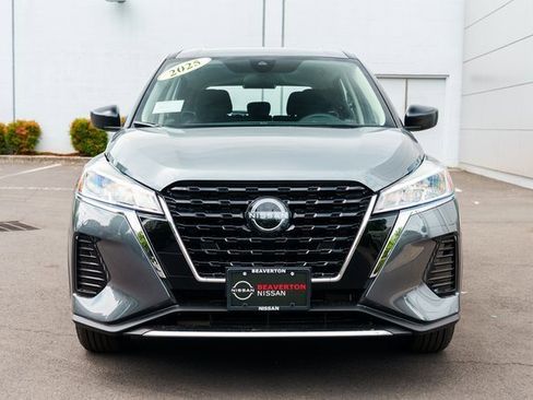 New 2025 Nissan Kicks Play S image 2