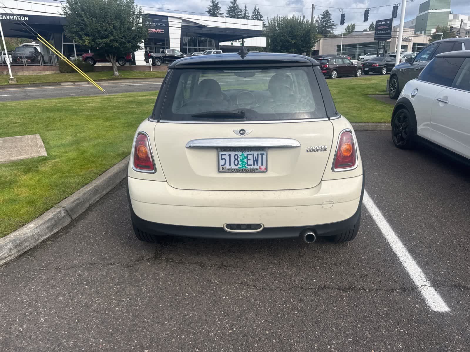 Used 2010 MINI Cooper Hardtop FWD image 6