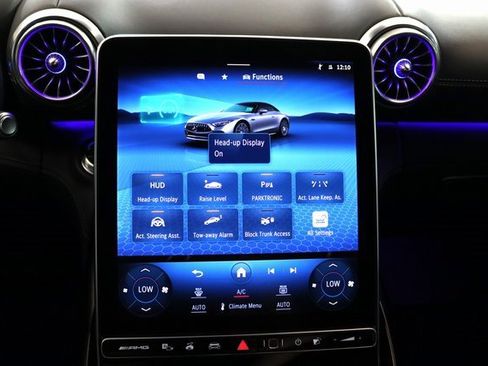 Used 2022 Mercedes-Benz SL 55 AMG 4MATIC w/ Driver Assistance Package image 28