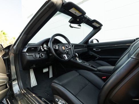 Used 2019 Porsche 911 Turbo S image 5