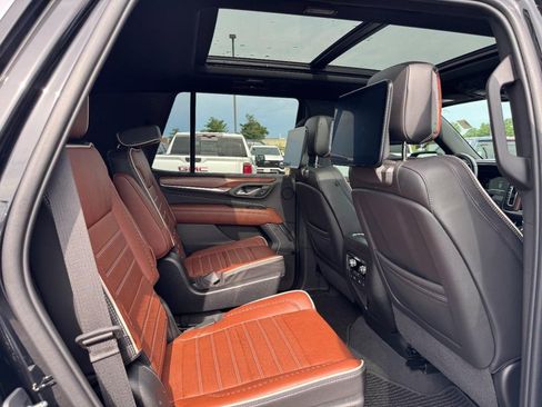 Certified 2023 GMC Yukon Denali Ultimate AWD/4WD image 10