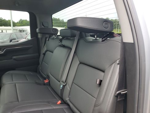 Used 2024 GMC Sierra 1500 SLT image 12