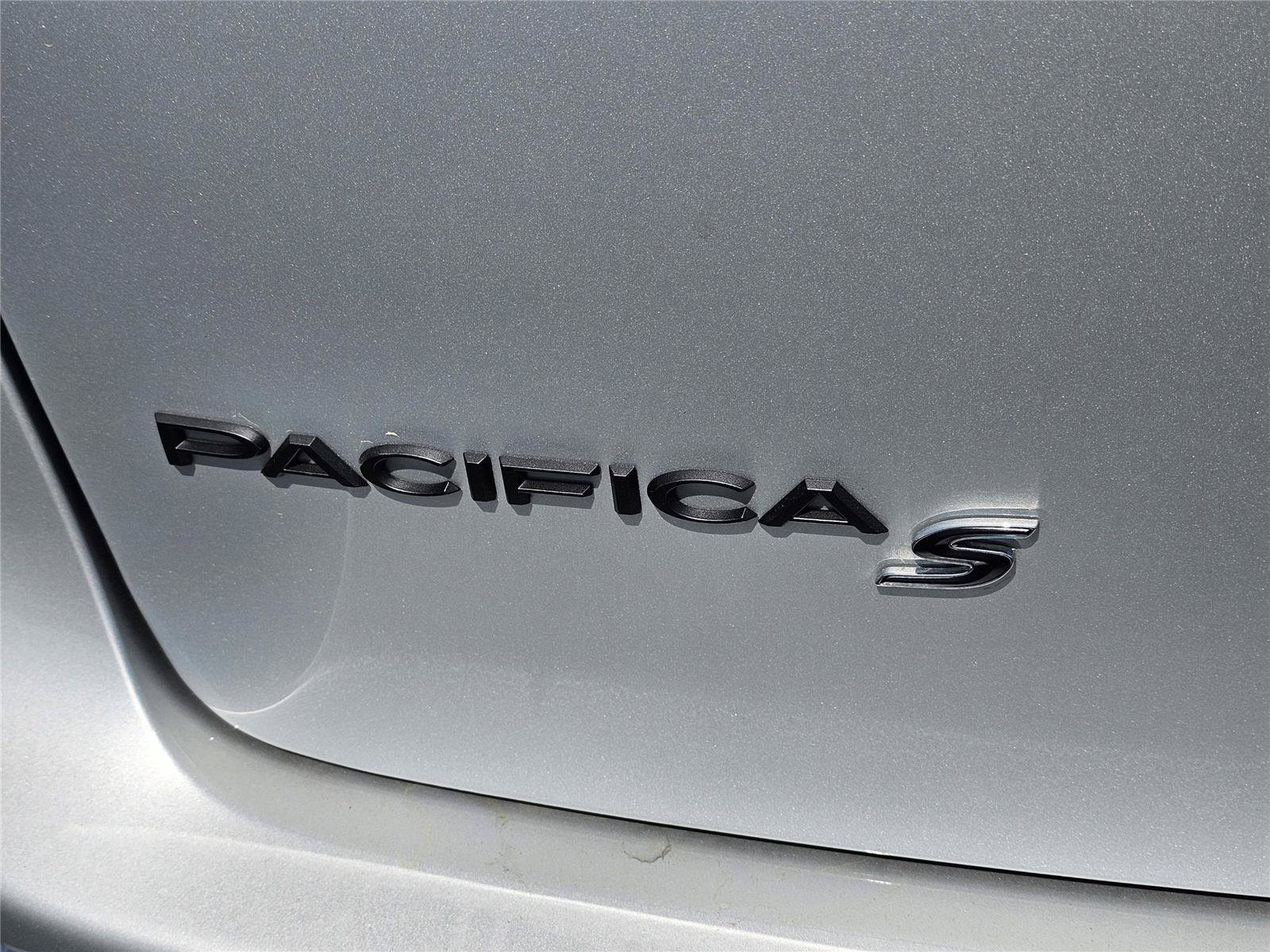 New 2026 Chrysler Pacifica Select w/ S Appearance Package FWD image 10