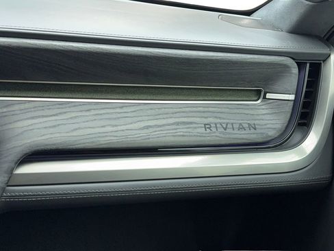 Used 2022 Rivian R1T Adventure image 23