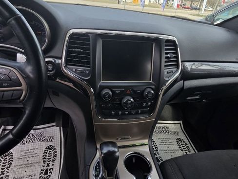 Used 2016 Jeep Grand Cherokee Laredo 75th Anniversary image 15