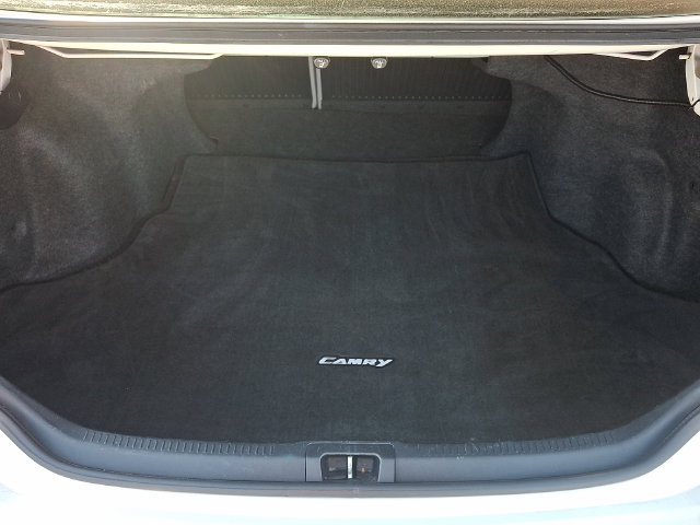 Used 2015 Toyota Camry SE w/ Moonroof Package FWD image 28
