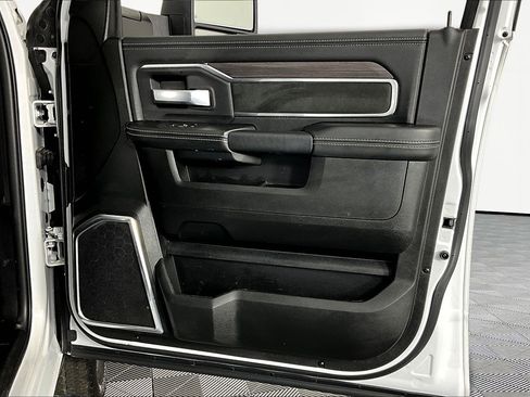 Used 2025 RAM 2500 Laramie image 30