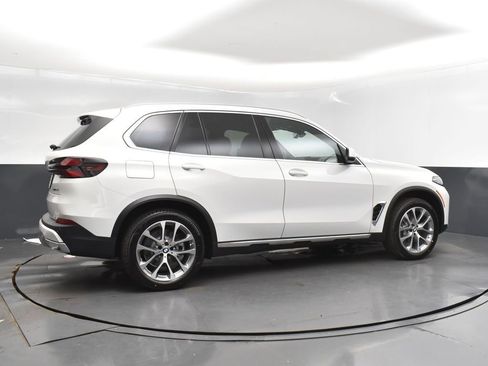 Used 2026 BMW X5 sDrive40i w/ Parking Assistance Package RWD image 8