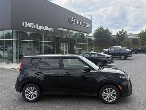 Used 2021 Kia Soul LX FWD image 4
