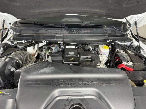 Used 2024 RAM 2500 Laramie AWD/4WD image 9