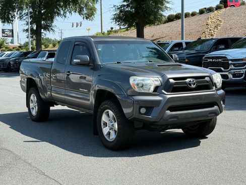 Used 2013 Toyota Tacoma PreRunner w/ TRD Sport Pkg RWD image 7