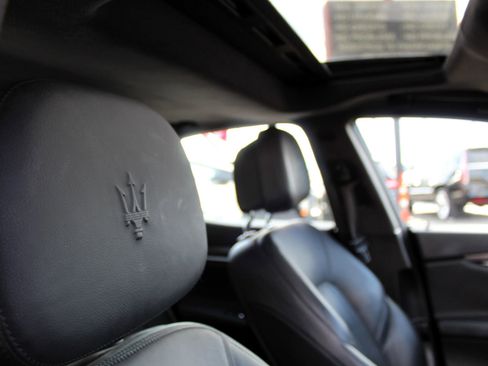 Used 2017 Maserati Ghibli image 16