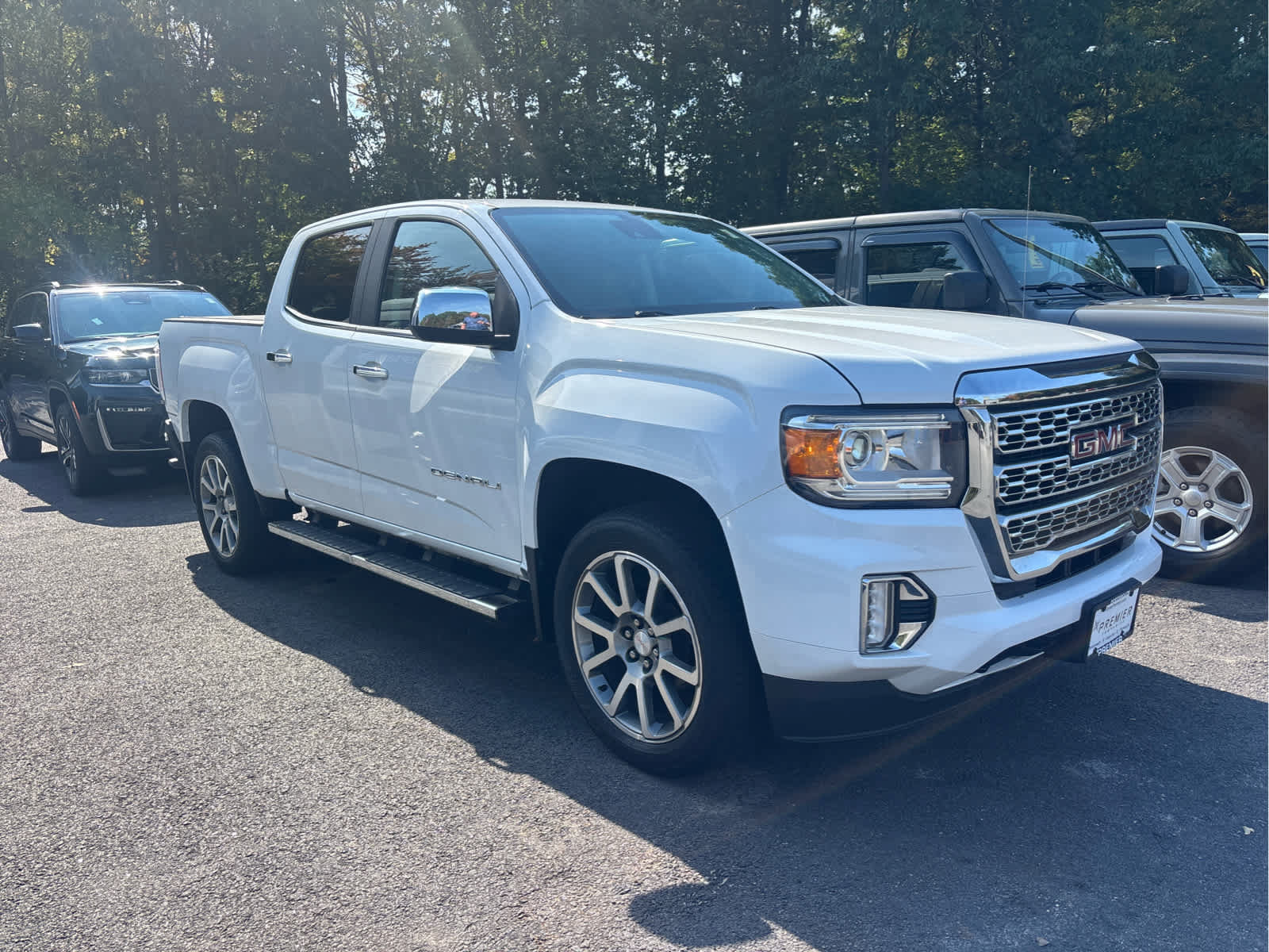 Used 2021 GMC Canyon Denali AWD/4WD image 1
