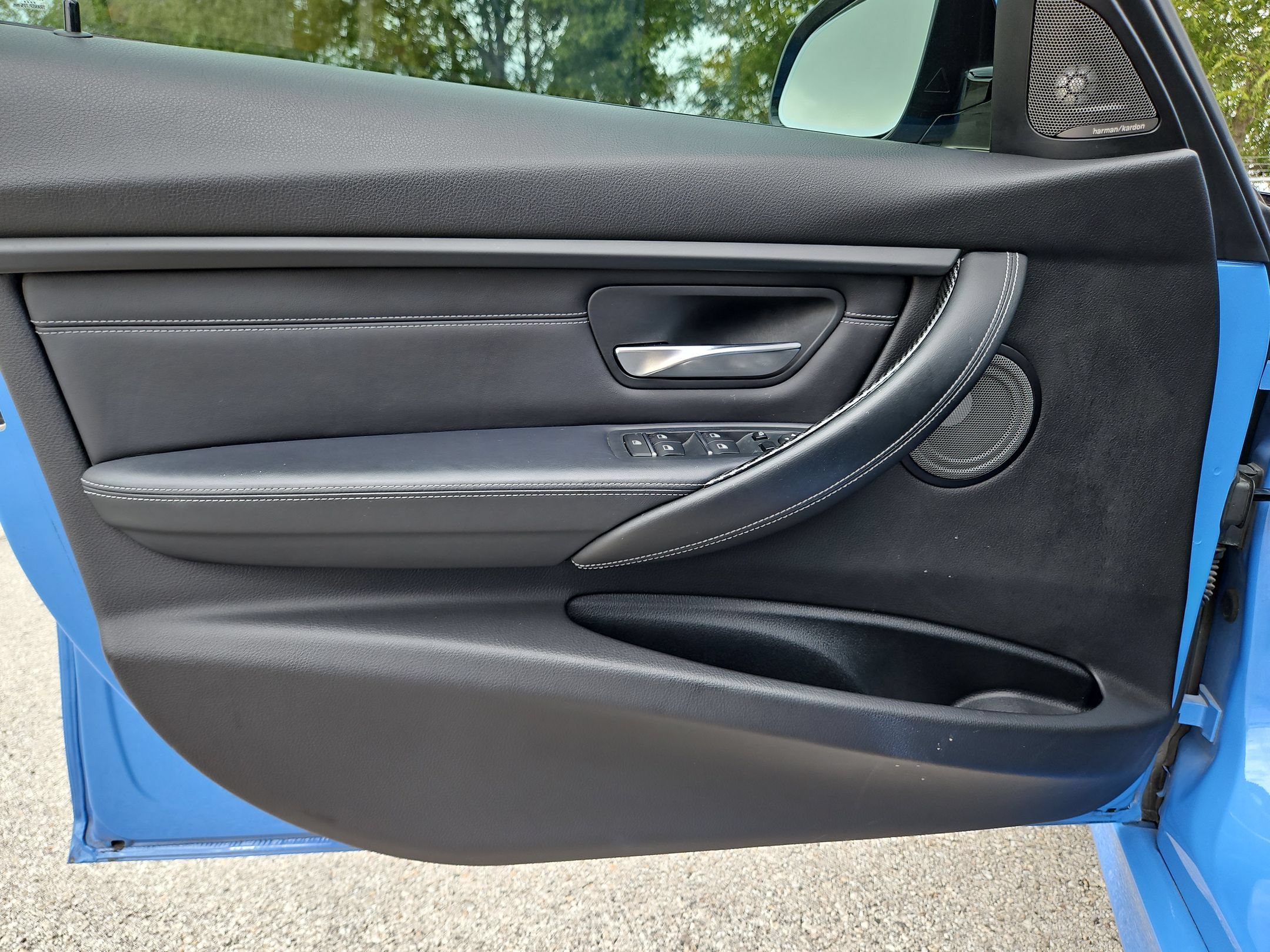 Used 2018 BMW M3 RWD image 11