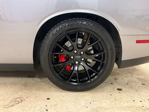 Used 2016 Dodge Challenger SRT Hellcat image 16