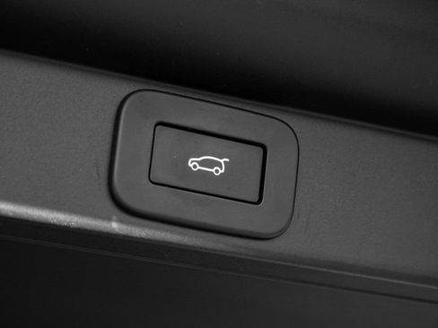 Used 2023 Land Rover Range Rover SE image 32