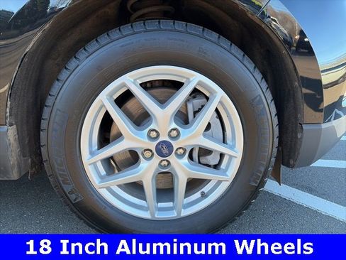 Used 2022 Ford Edge SEL w/ Convenience Package image 2