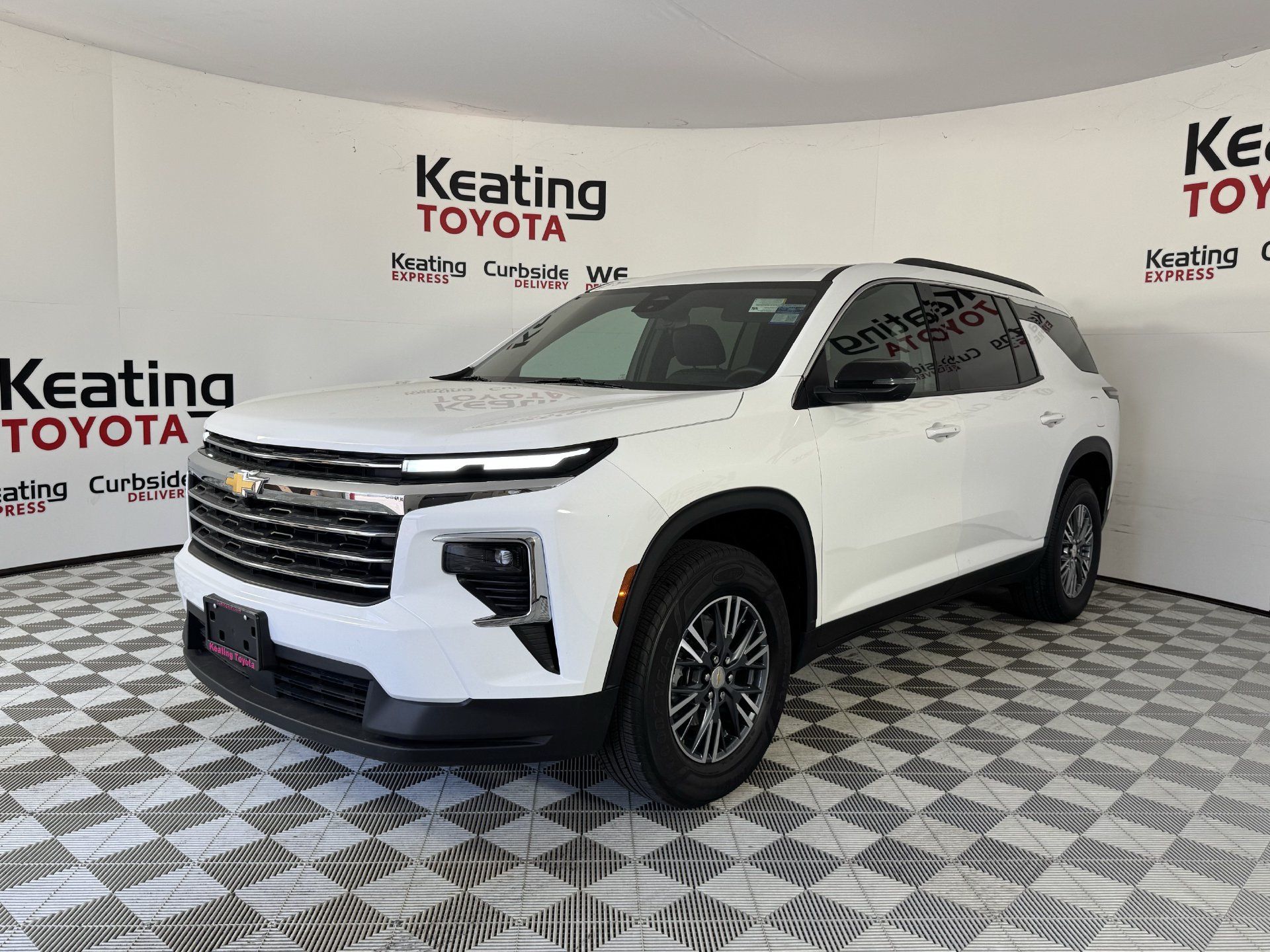 Used 2025 Chevrolet Traverse LT FWD image 9