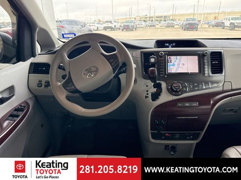 Used 2012 Toyota Sienna image 9
