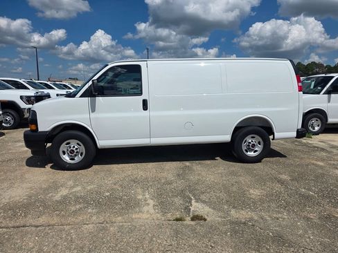 New 2026 GMC Savana 2500 w/ Driver Convenience Package RWD image 2