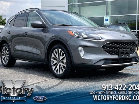 Used 2022 Ford Escape Titanium w/ Class II Trailer Tow Package AWD/4WD image 1