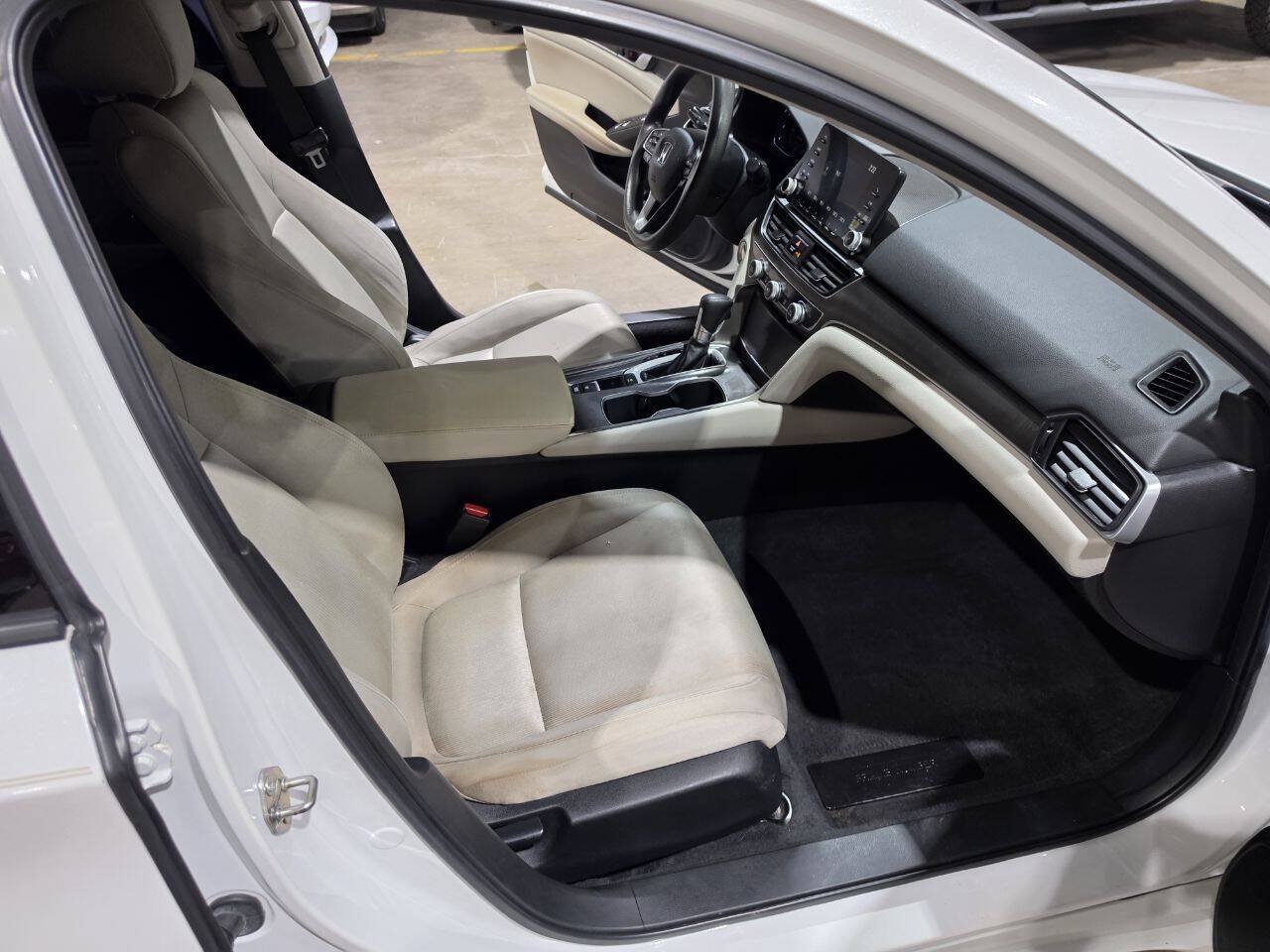 Used 2019 Honda Accord LX image 32