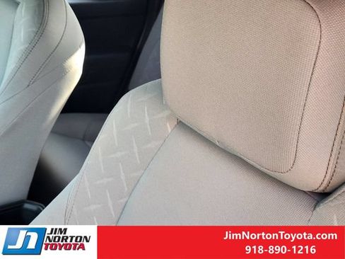 Used 2025 Toyota Tacoma SR5 AWD/4WD image 16