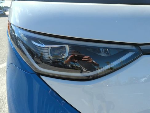 New 2025 Volkswagen ID. Buzz 1st Edition image 11