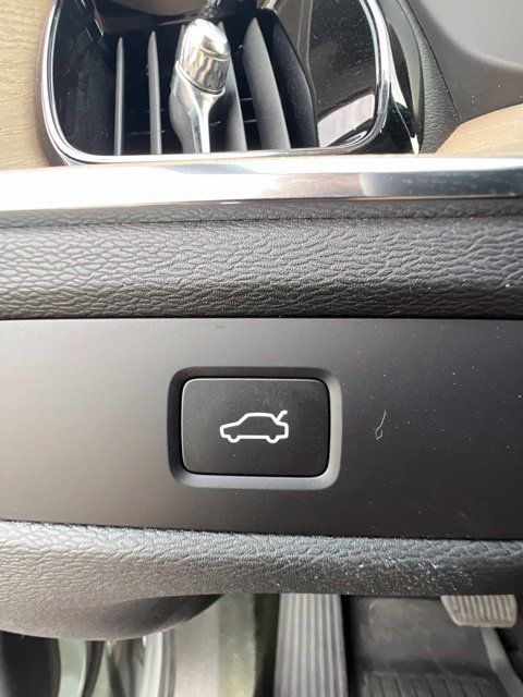 Used 2026 Volvo XC60 B5 Plus AWD/4WD image 13