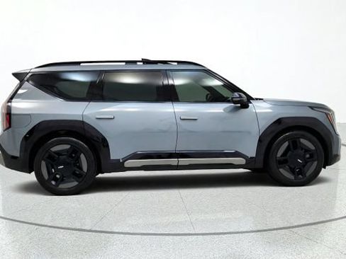 Used 2024 Kia EV9 GT-Line AWD/4WD image 10