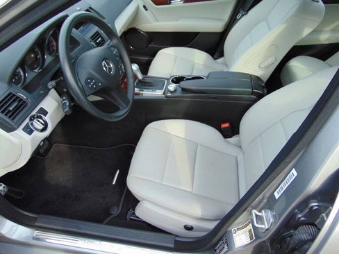 Used 2011 Mercedes-Benz C 300 Sedan image 12
