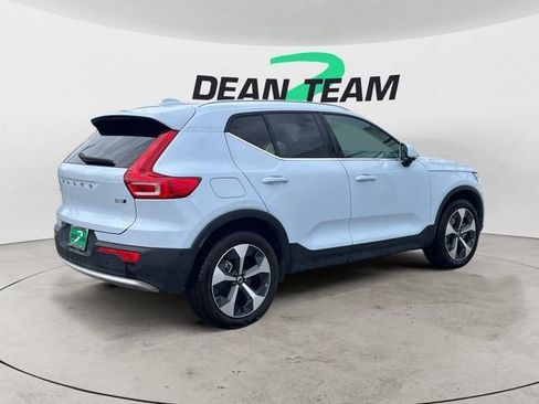 Used 2025 Volvo XC40 B5 Plus AWD/4WD image 8