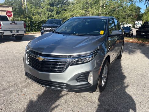 Used 2024 Chevrolet Equinox LT FWD image 3