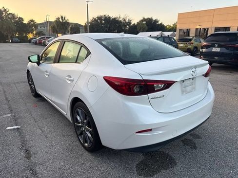 Used 2018 MAZDA MAZDA3 Touring FWD image 3