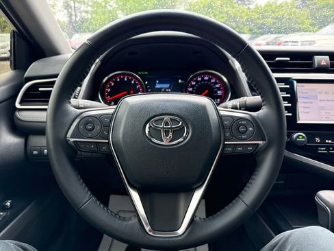 Used 2018 Toyota Camry XSE FWD image 19