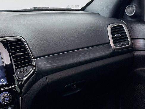 Used 2021 Jeep Grand Cherokee Laredo X image 24