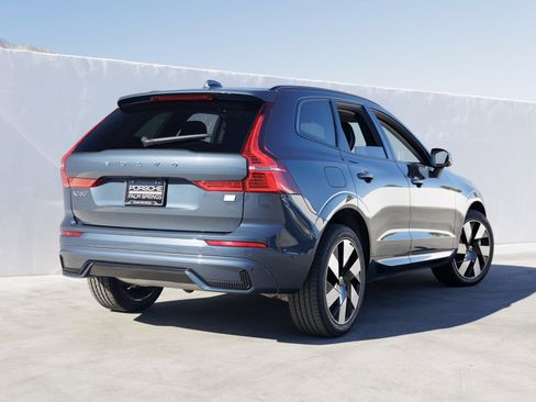 Used 2024 Volvo XC60 T8 Plus w/ Climate Package image 7
