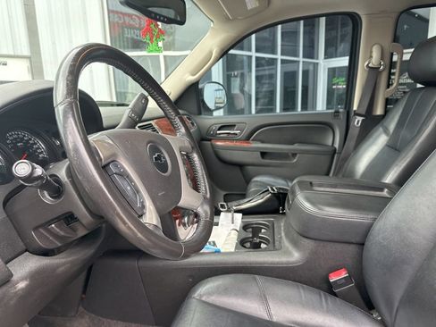 Used 2014 Chevrolet Tahoe LT w/ Luxury Package AWD/4WD image 20