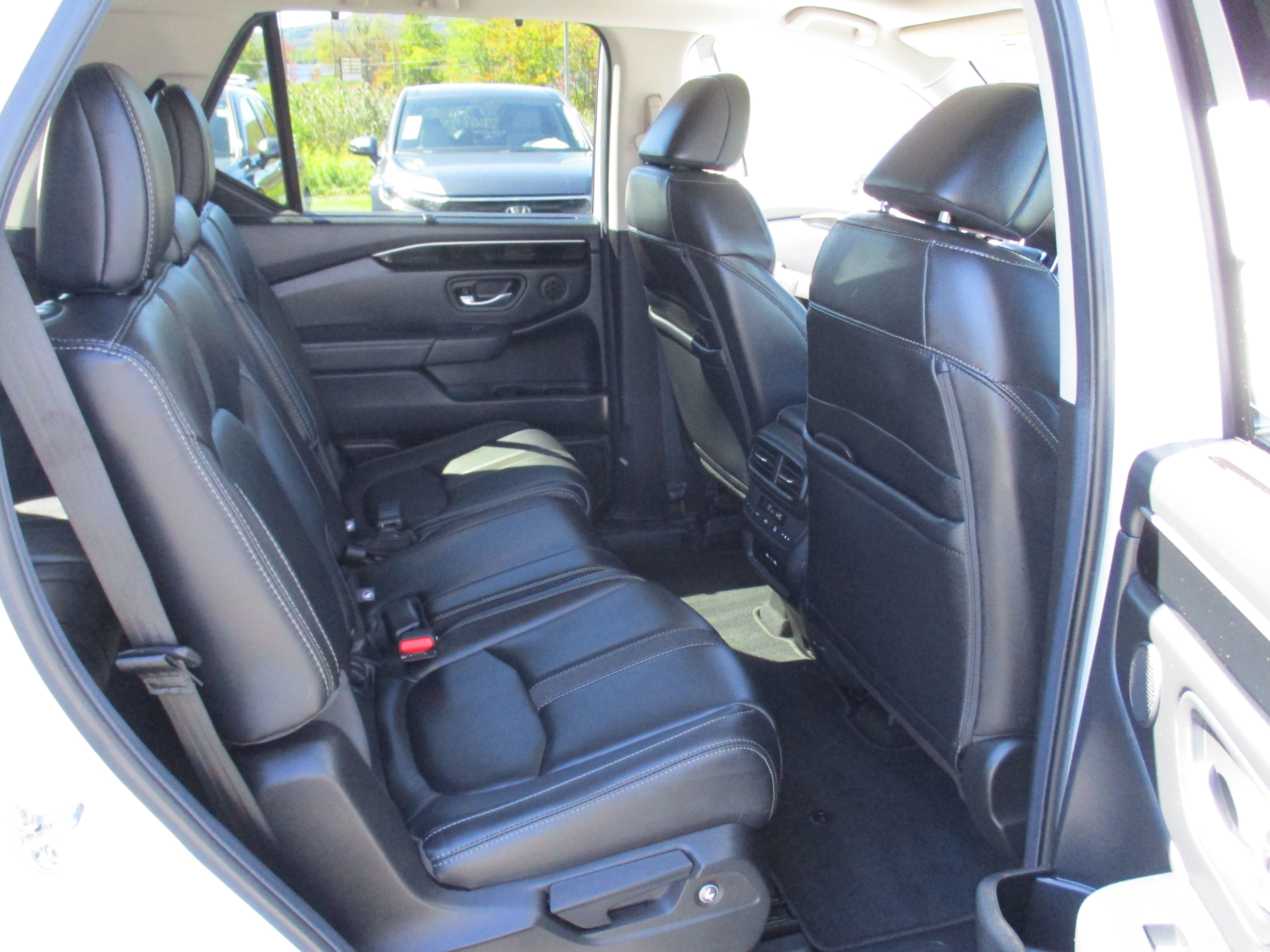 Certified 2025 Honda Pilot Touring image 16