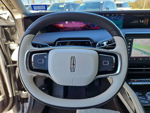 Used 2025 Lincoln Nautilus Black Label image 19