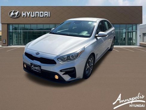 Used 2020 Kia Forte LXS FWD image 1