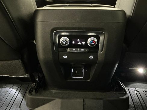 Used 2023 GMC Yukon SLT RWD image 25