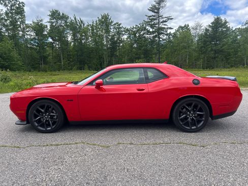 Used 2023 Dodge Challenger R/T RWD image 8