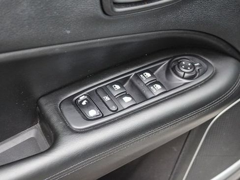 Used 2019 Jeep Compass Latitude FWD image 26