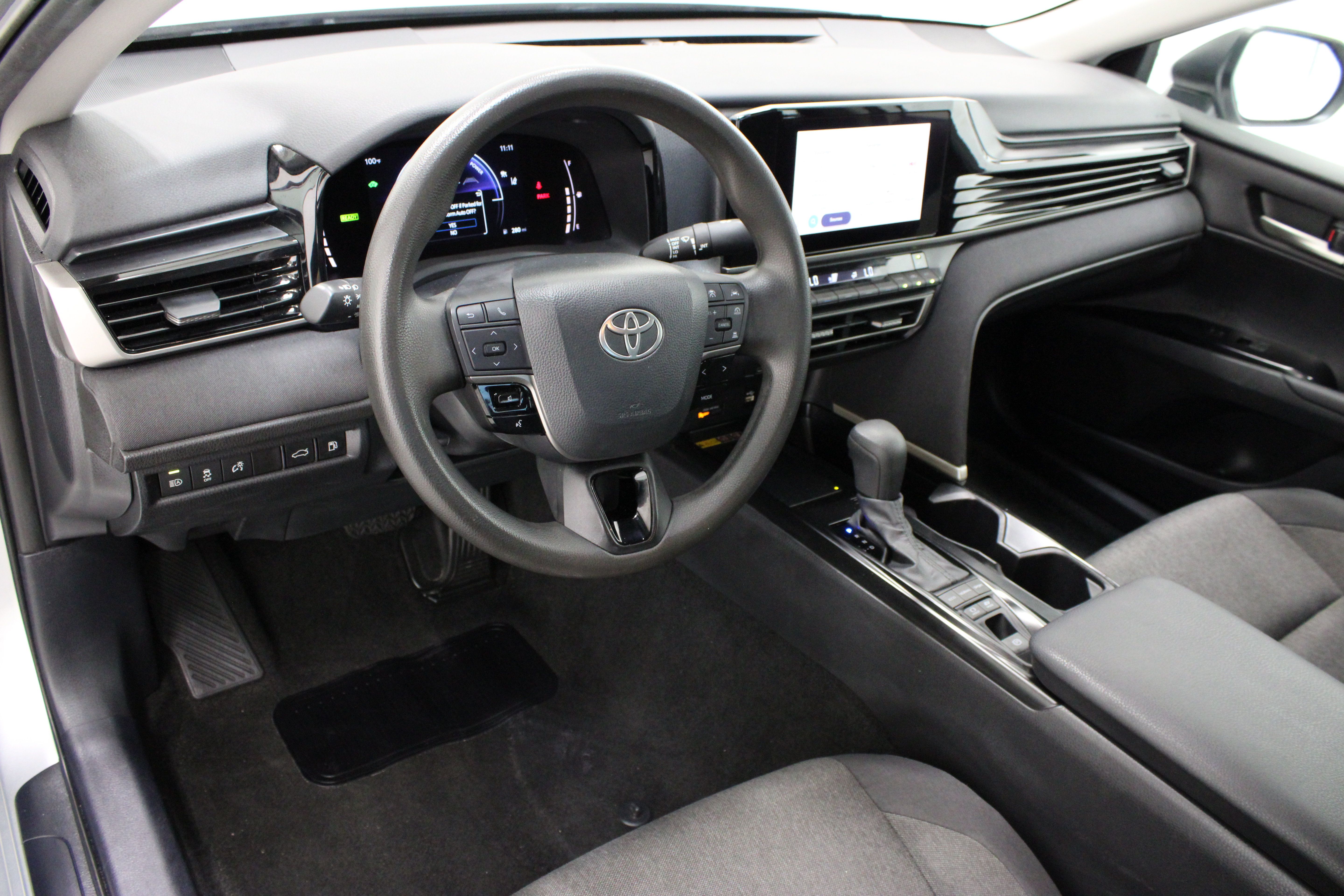 Used 2025 Toyota Camry LE FWD image 13